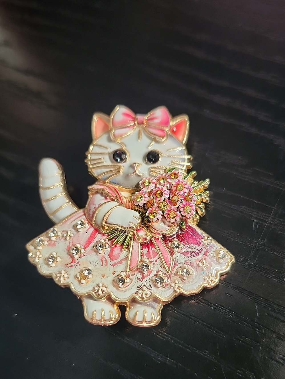 Pink Cat Brooch Pin with Bouquet